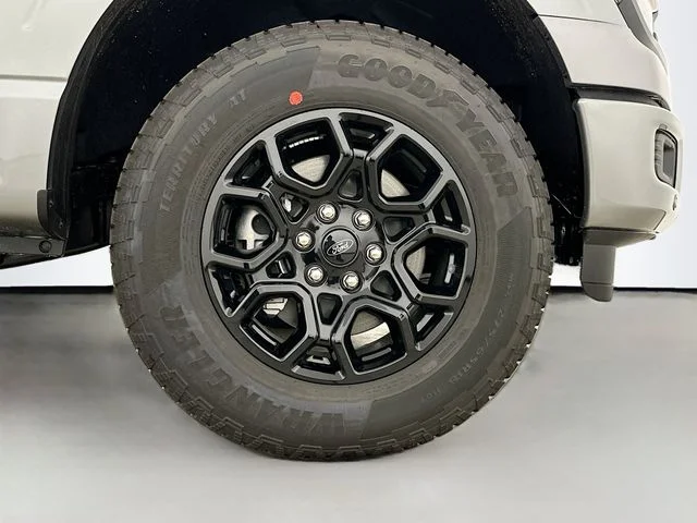 New 2026 Iconic Silver Metallic Ford XLT image 30
