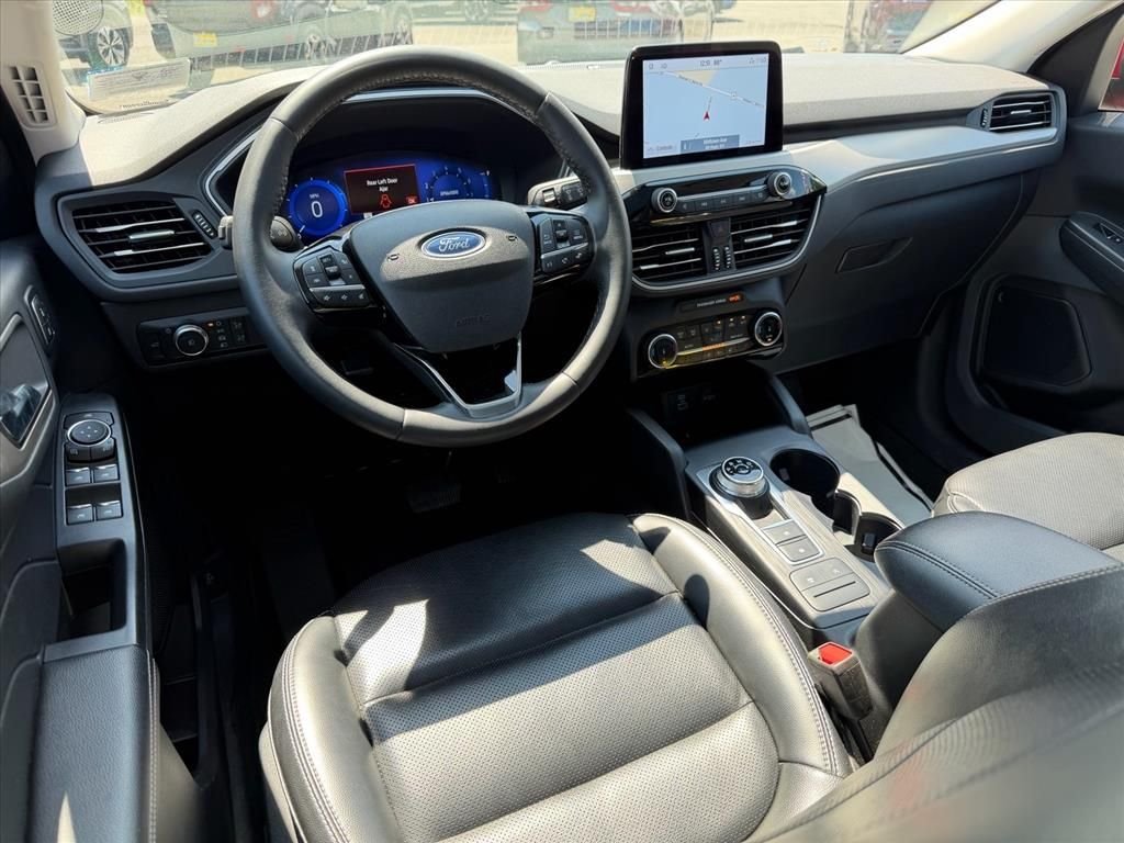 Used 2022 Red Ford SEL image 7