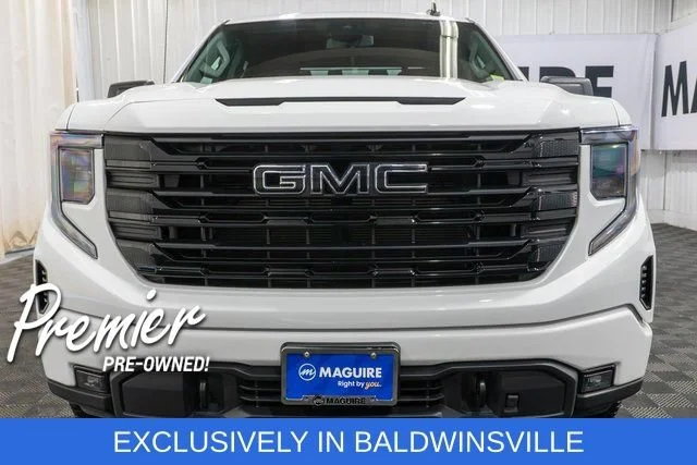 Used 2024 Summit White GMC Elevation image 3