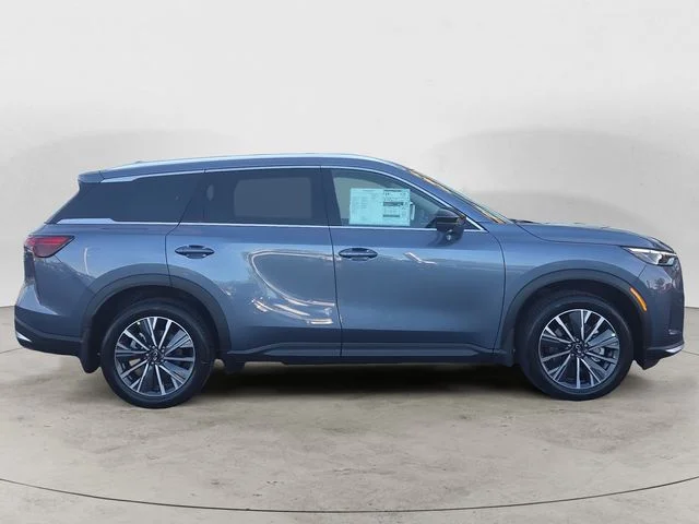 New 2027 MOONBOW BLUE INFINITI Luxe AWD image 4