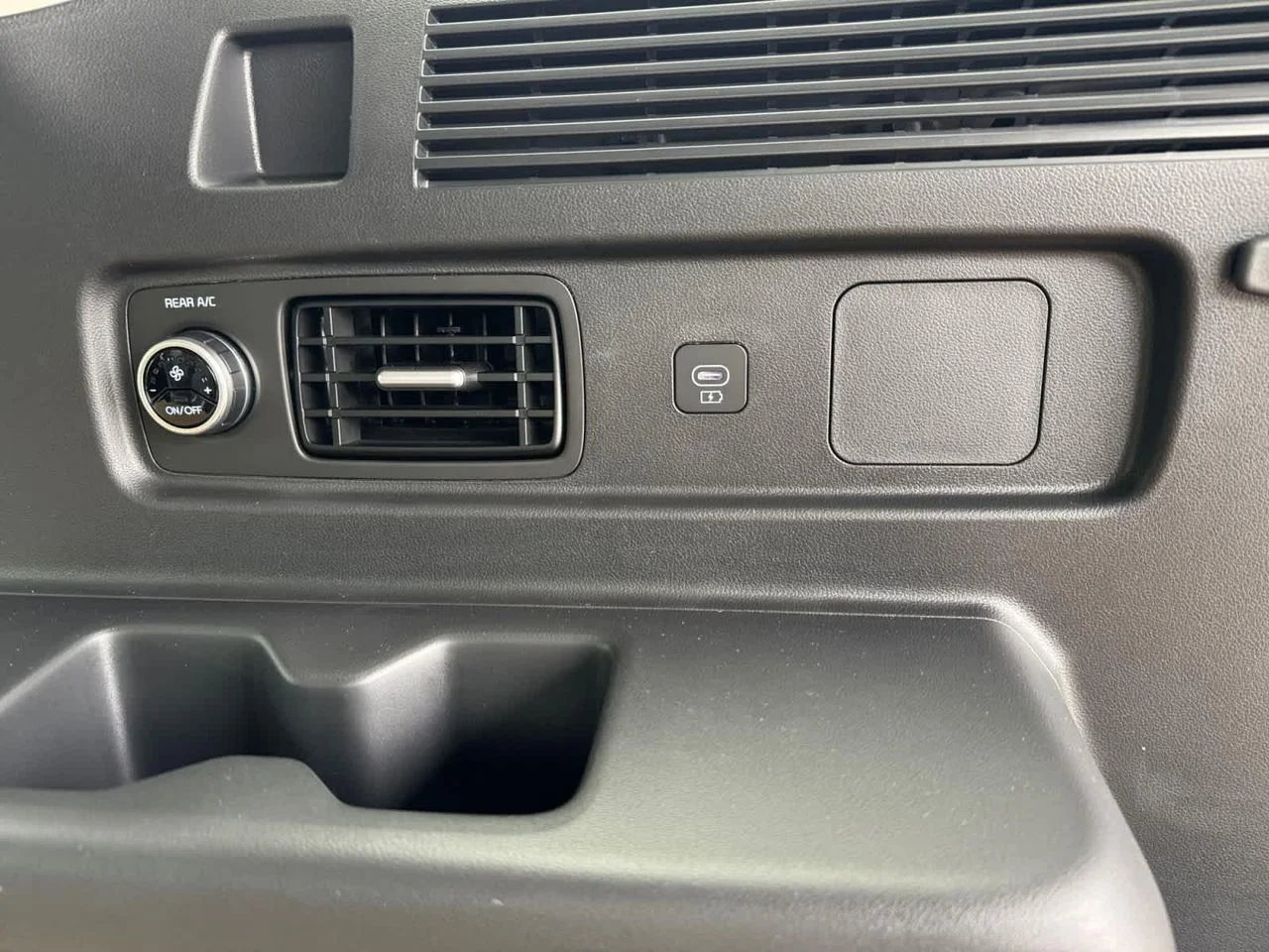 New 2027 Gray Hyundai SEL AWD image 12