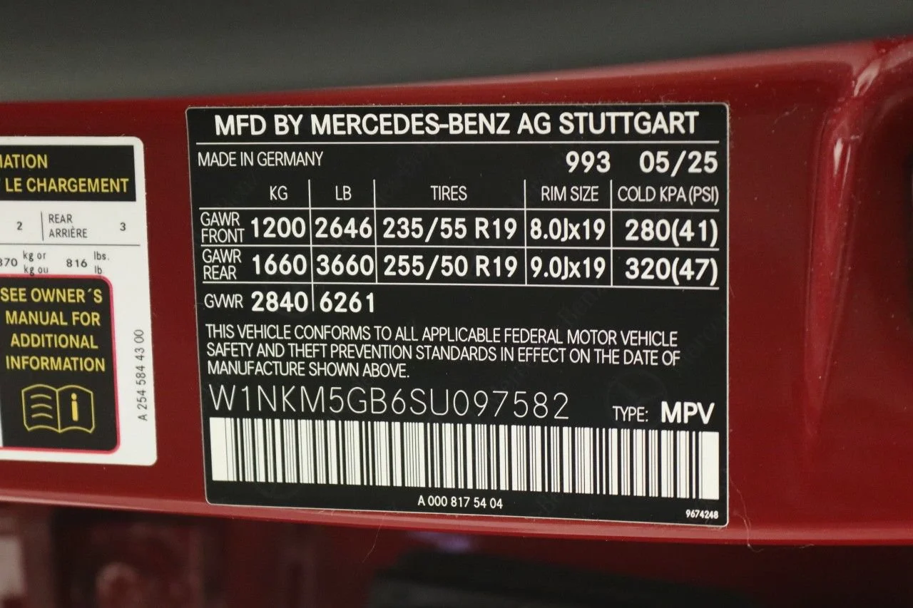 Used 2025 Red Mercedes-Benz 350e 4MATIC® Exclusive Line image 16