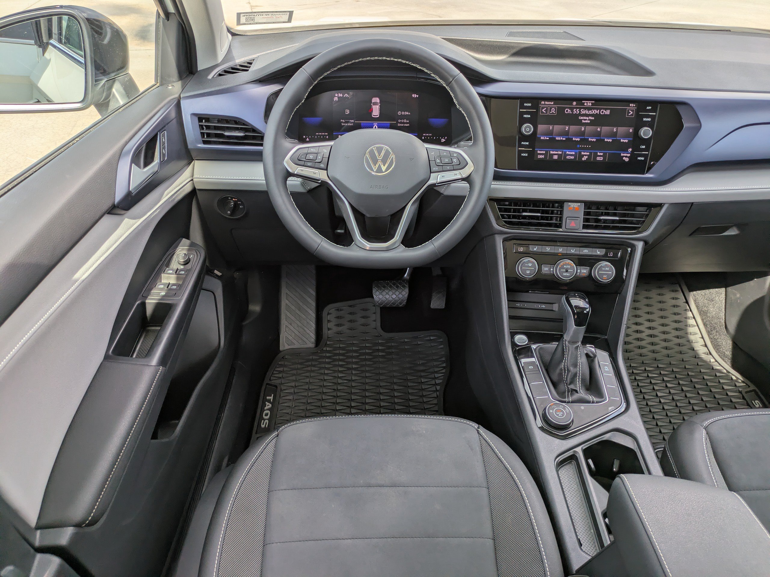 Used 2024  Volkswagen SE image 14