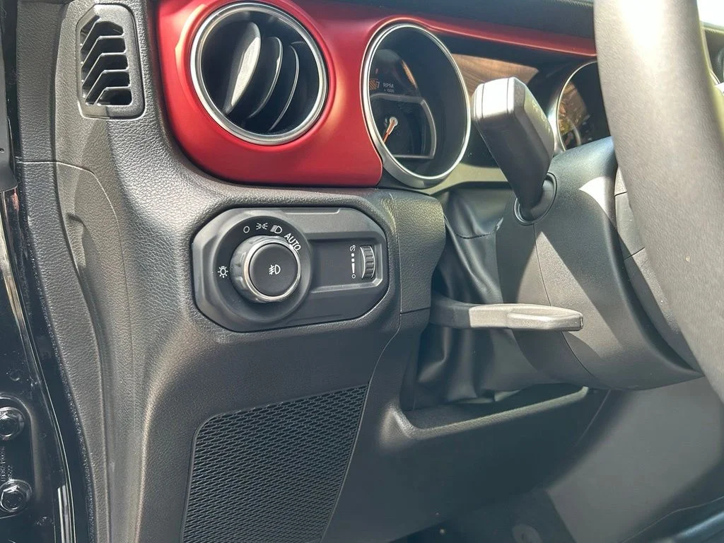 Used 2023 Black Jeep Rubicon image 17