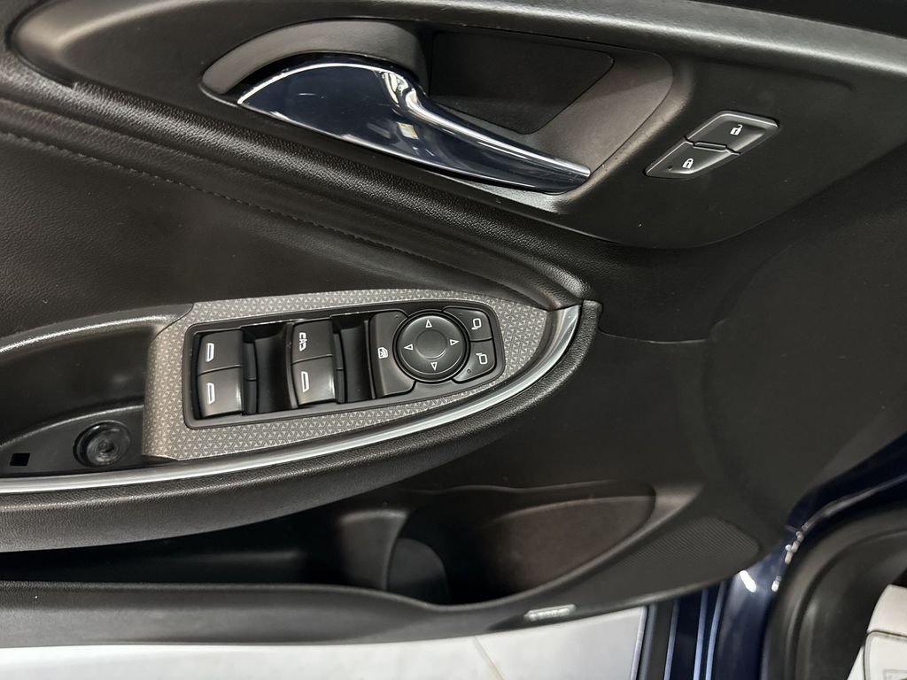 Used 2017 Velvet Chevrolet LT image 15