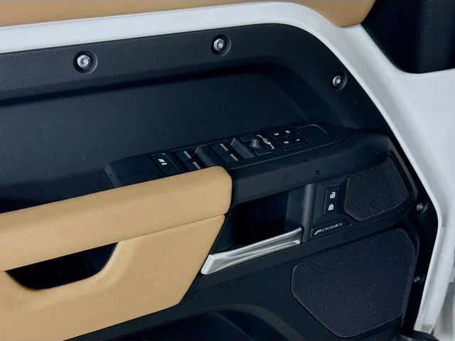 New 2026 Fuji White Land Rover S image 20