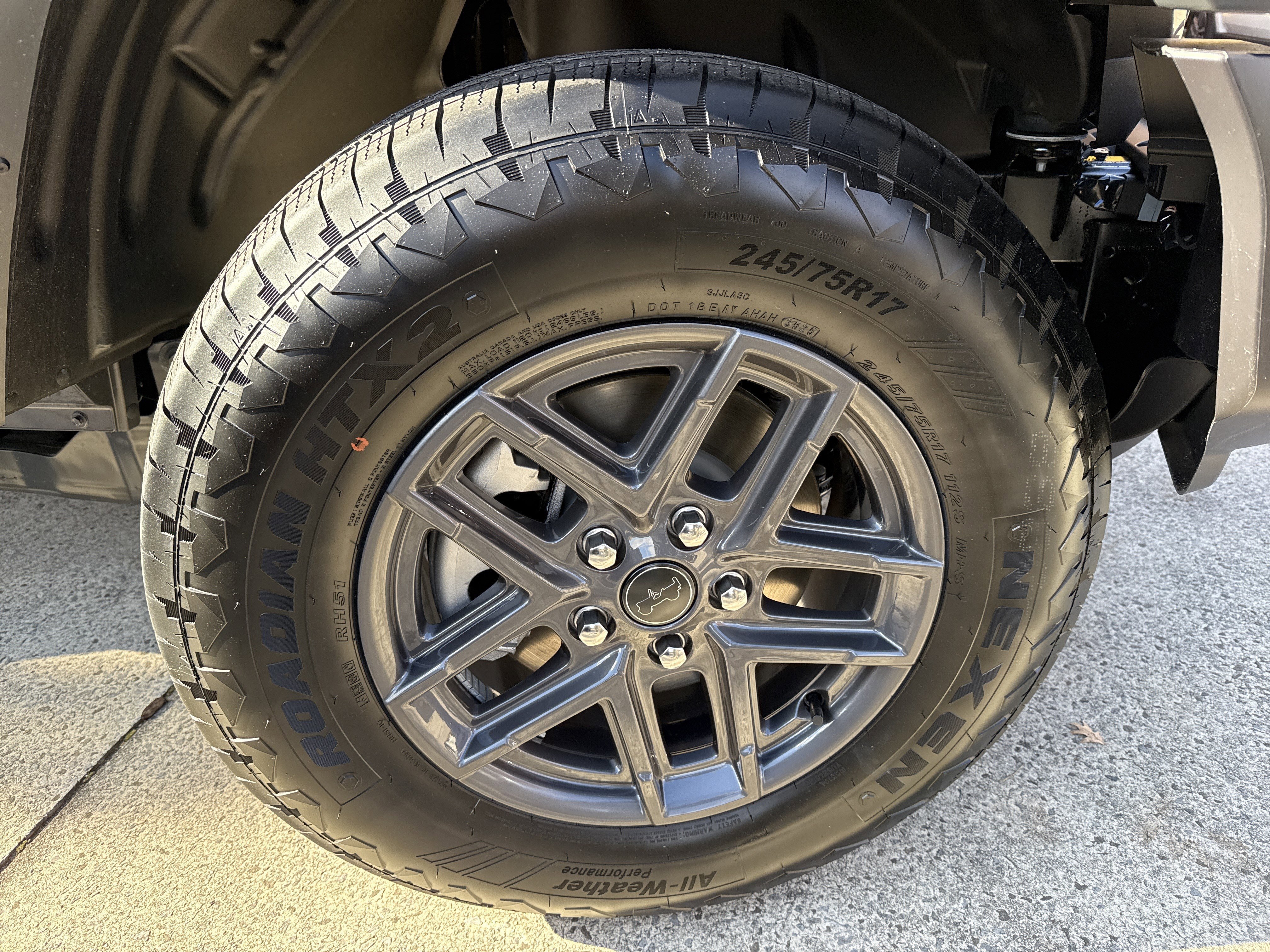 New 2026 Granite Crystal Metallic Clearcoat Jeep Sport S image 14