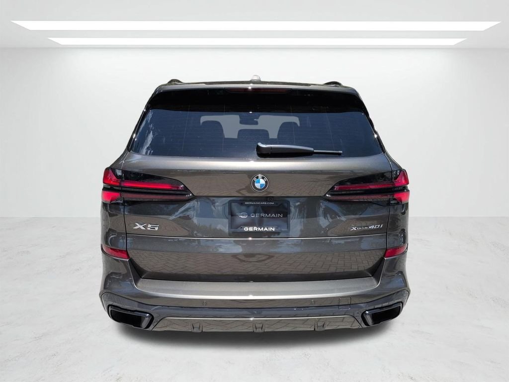New 2026 Manhattan Green Metallic BMW xDrive40i image 5