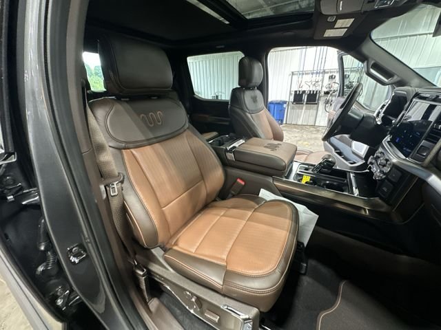 New 2026 Carbonized Gray Metallic Ford King Ranch® image 32