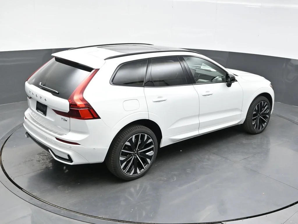 New 2026 White Volvo T8 Ultra image 51