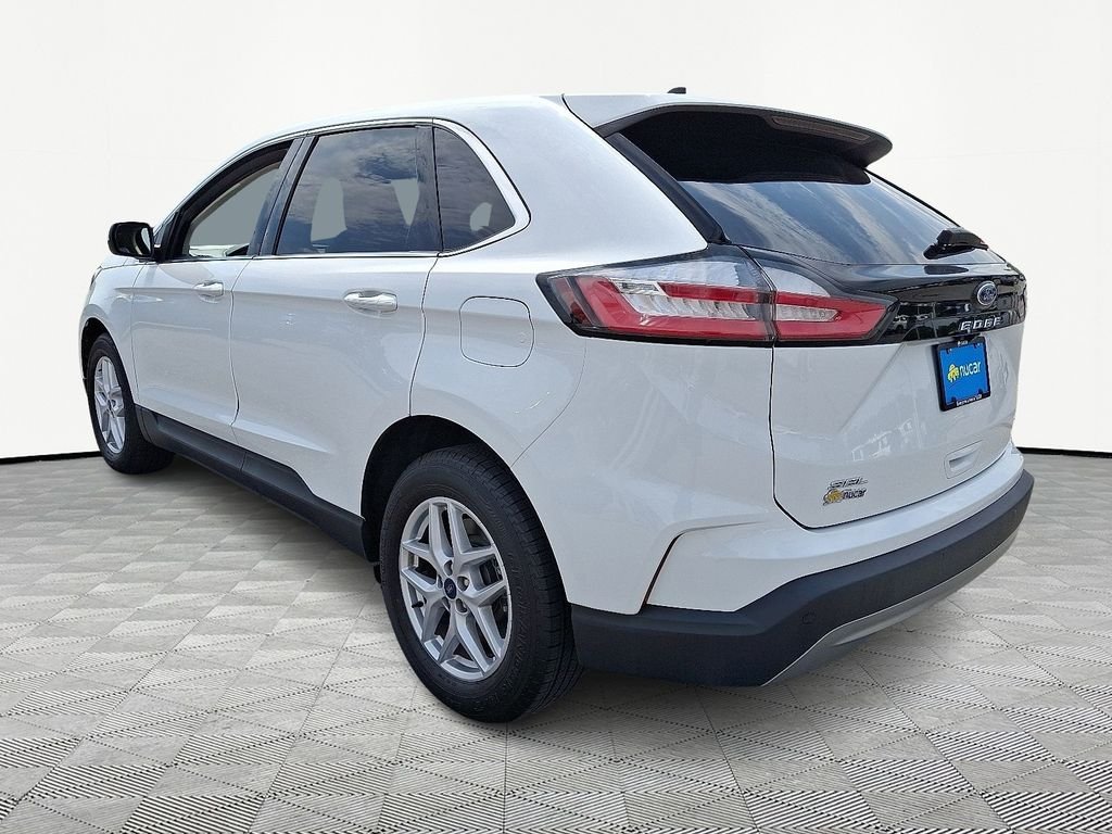 Used 2022 White Ford SEL image 5