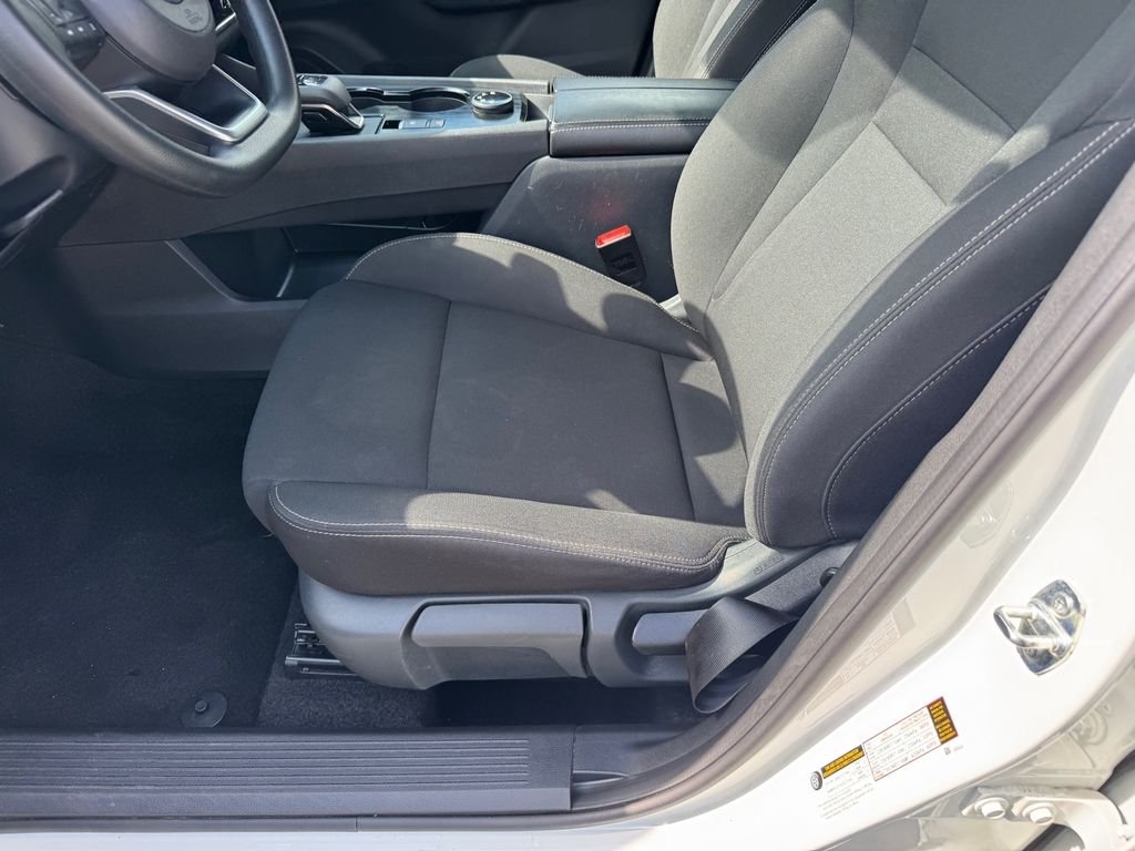 Used 2024 White Nissan S image 6