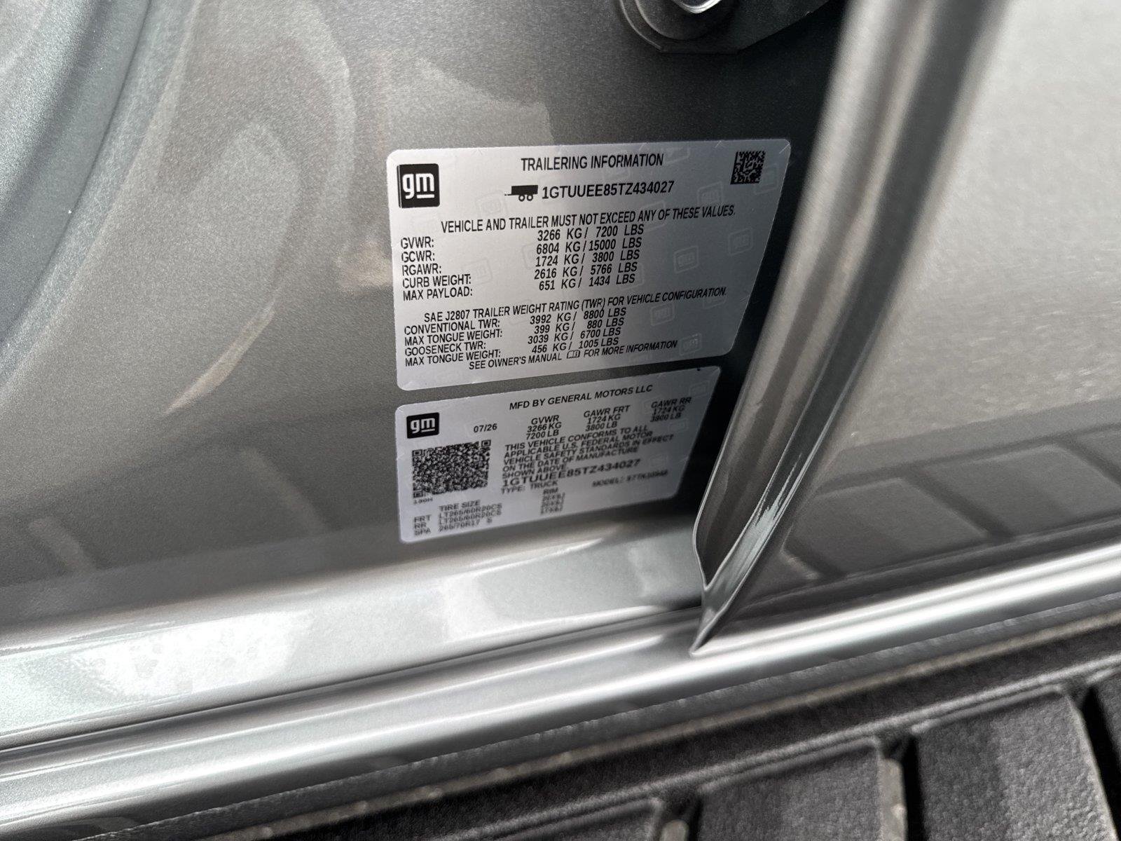 New 2026 Sterling Metallic GMC AT4 image 39