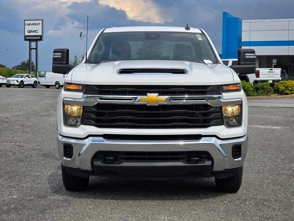 Used 2024 Summit White Chevrolet LT image 20