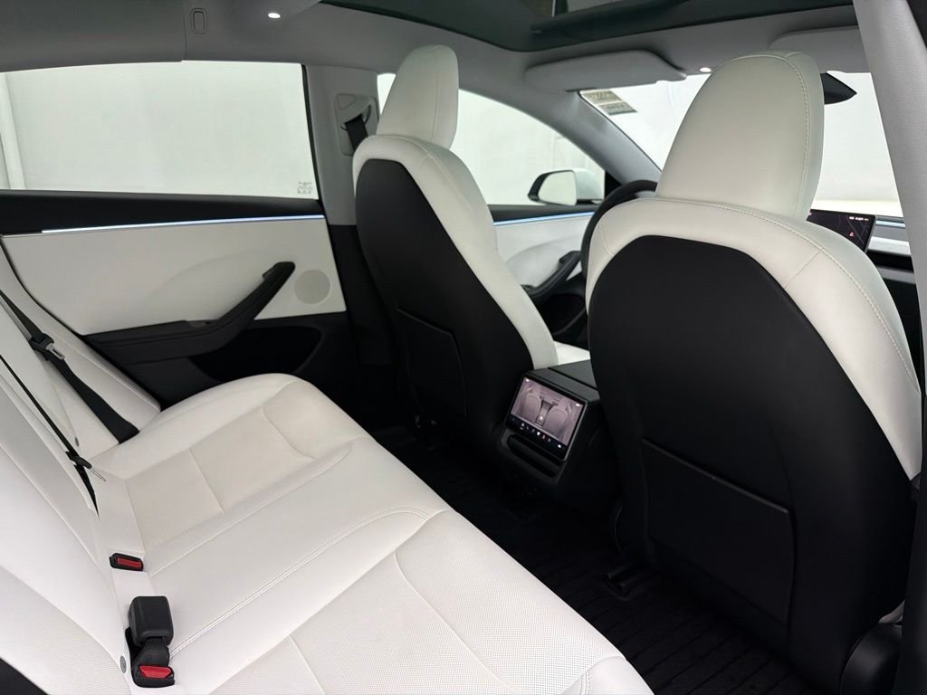 Used 2025 White Tesla Long Range image 29