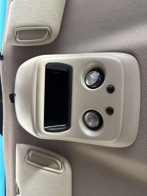 Used 2006 Olympic White GMC SLE2 image 14