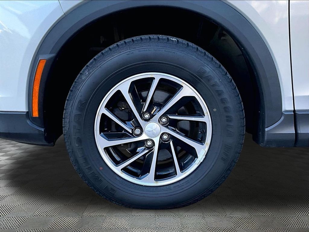Used 2022 Silver Mitsubishi ES image 7