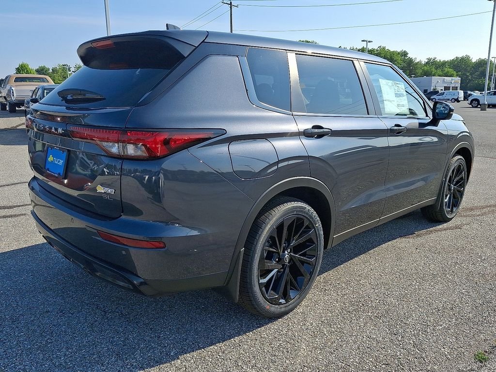 New 2026 Gray Nissan SL image 4