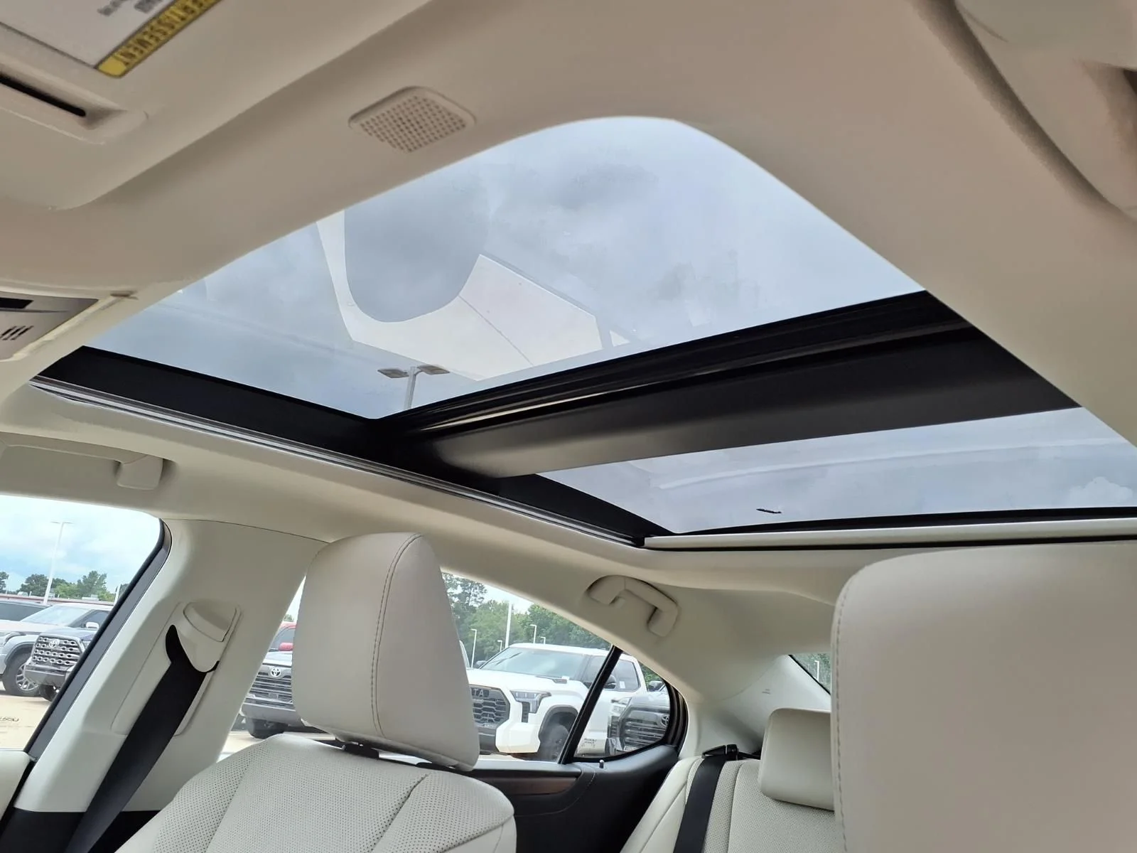 Used 2023 Red Lexus 350 image 12