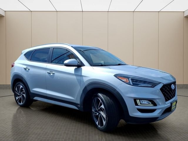 Used 2019 Silver Hyundai Sport image 4