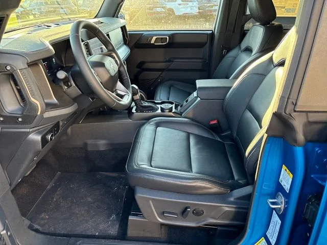 New 2025 Velocity Blue Metallic Ford Badlands® image 14