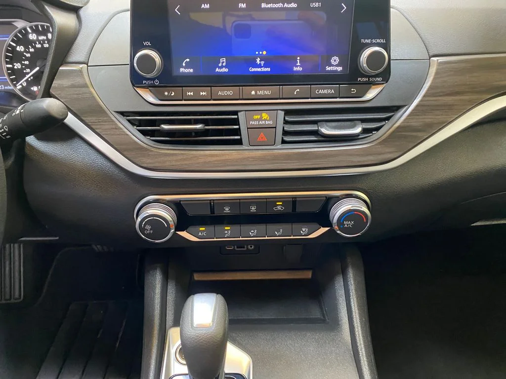 Used 2025 Black Nissan 2.5 SV image 39