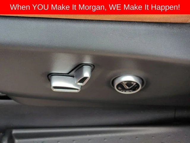 Used 2024 Red Chrysler Pinnacle image 22