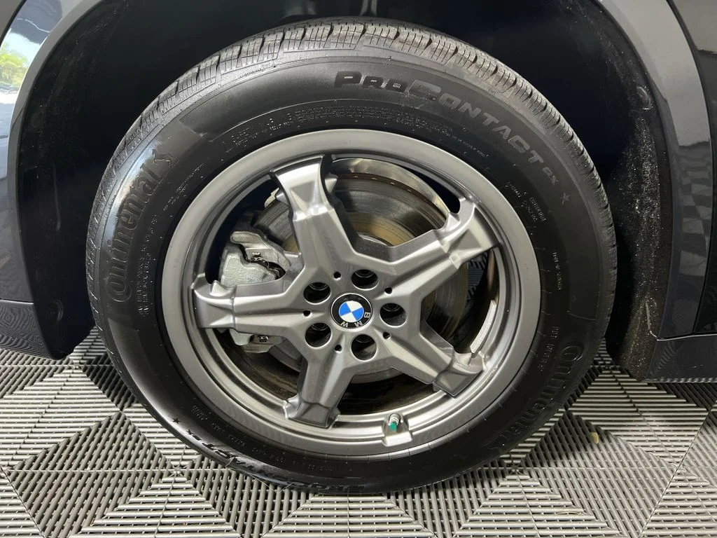 Used 2025 Black BMW xDrive28i image 19