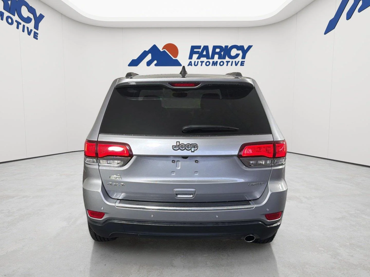 Used 2020 Billet Silver Metallic Clearcoat Jeep Limited image 6