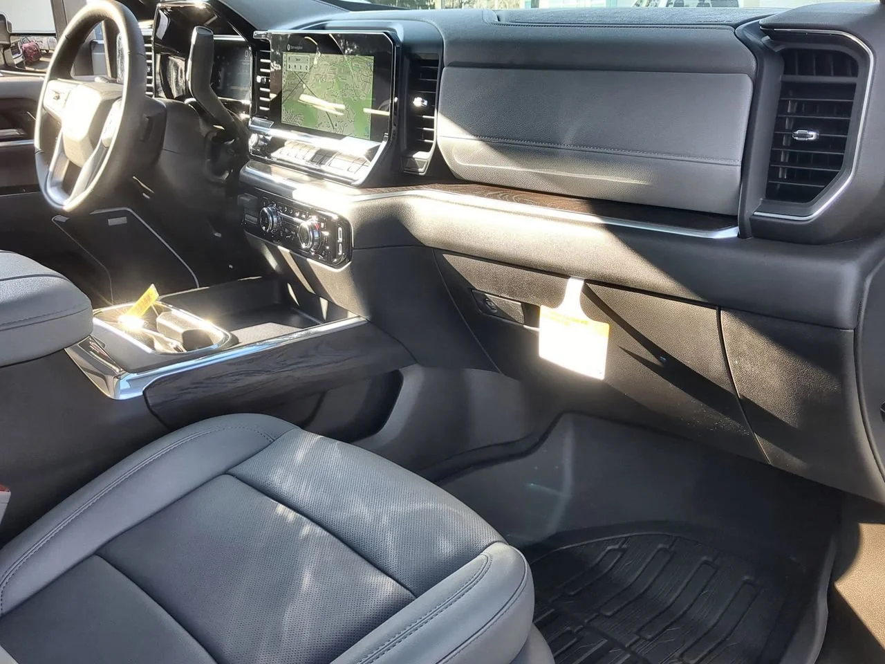 New 2026 Summit White GMC SLT image 30