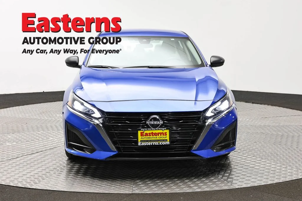 Used 2025 Blue Nissan 2.5 SV image 2