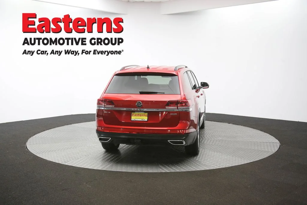 Used 2022 Red Volkswagen 3.6L V6 SE w/Technology image 34