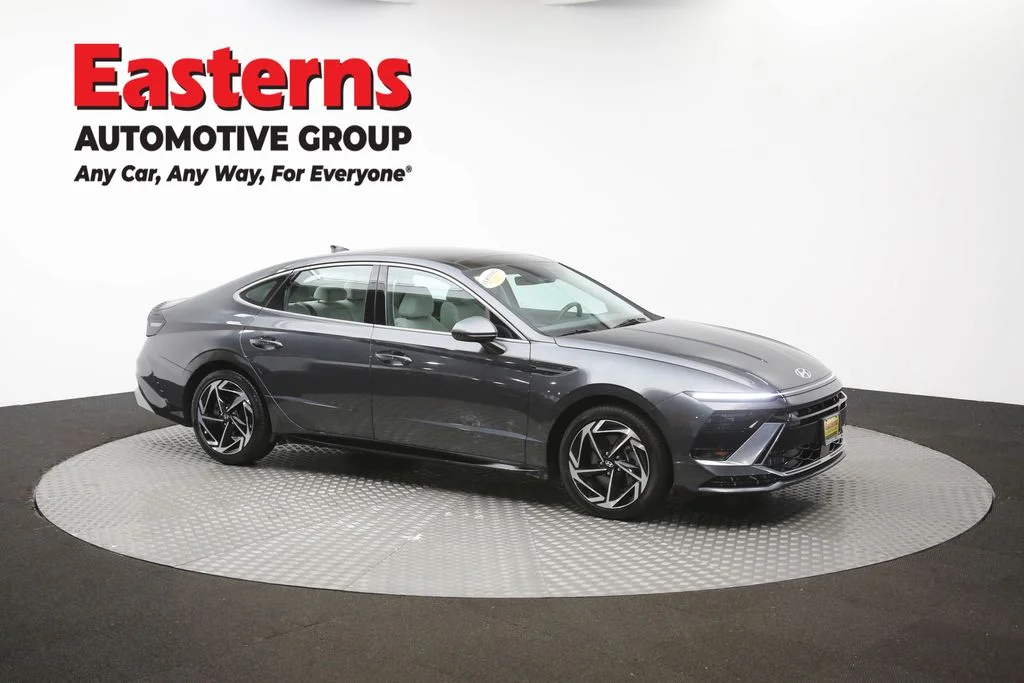 Used 2024 Gray Hyundai SEL image 49