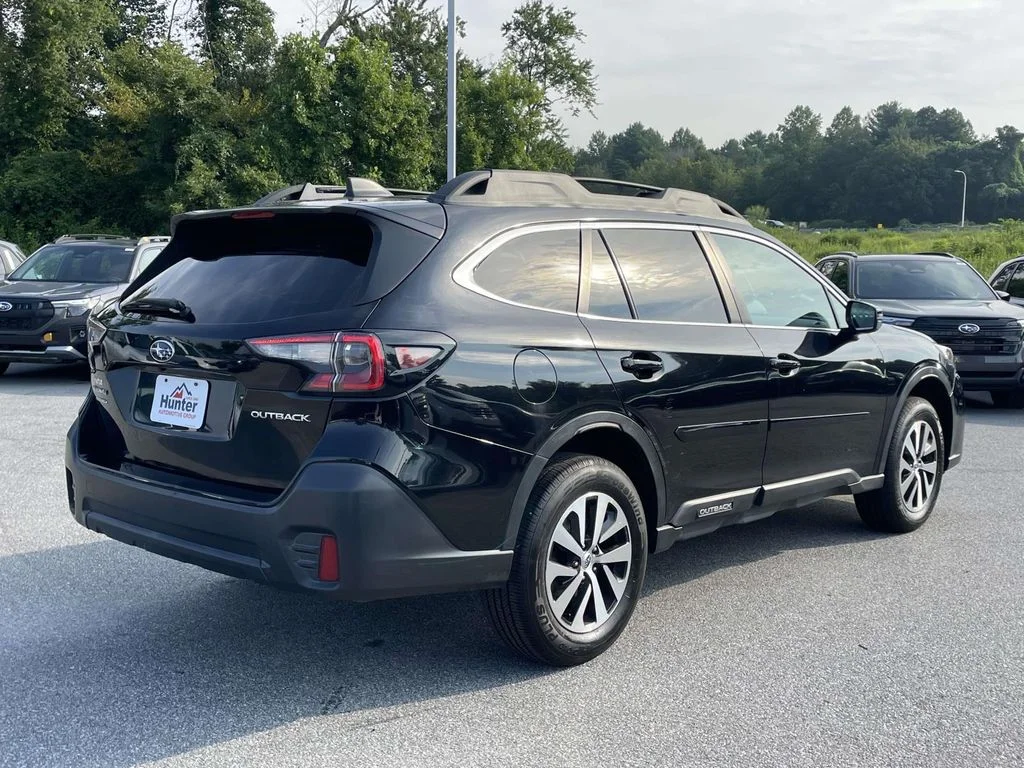 Used 2021 Crystal Black Silica Subaru Premium image 26
