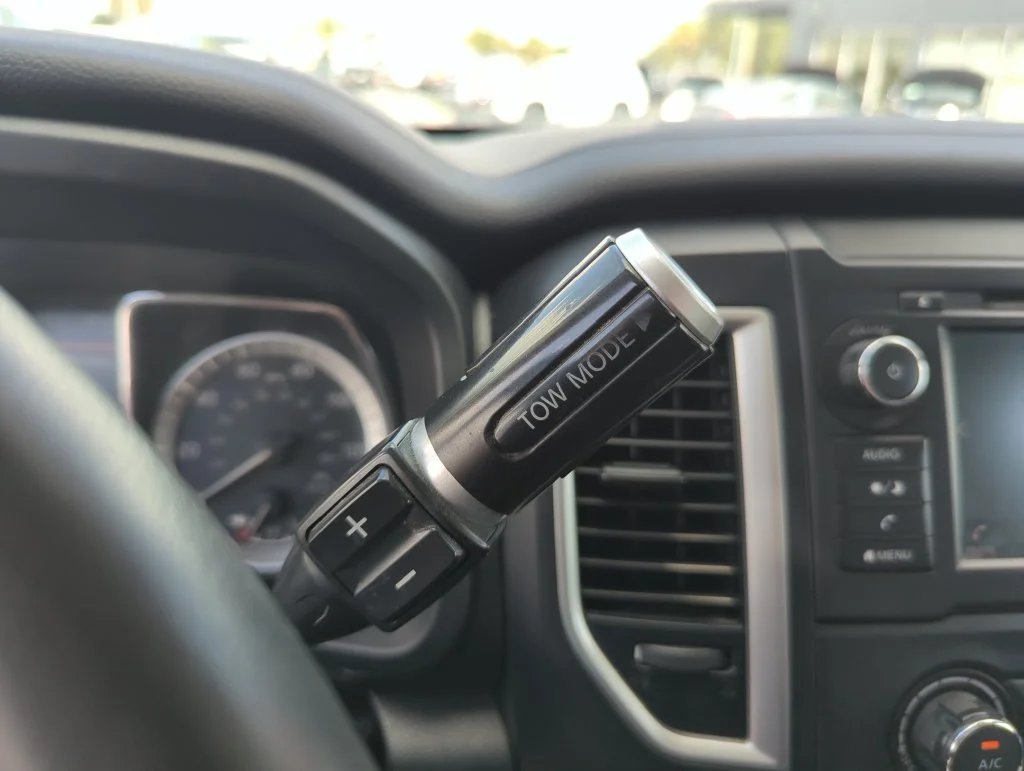 Used 2019 White Nissan S image 31
