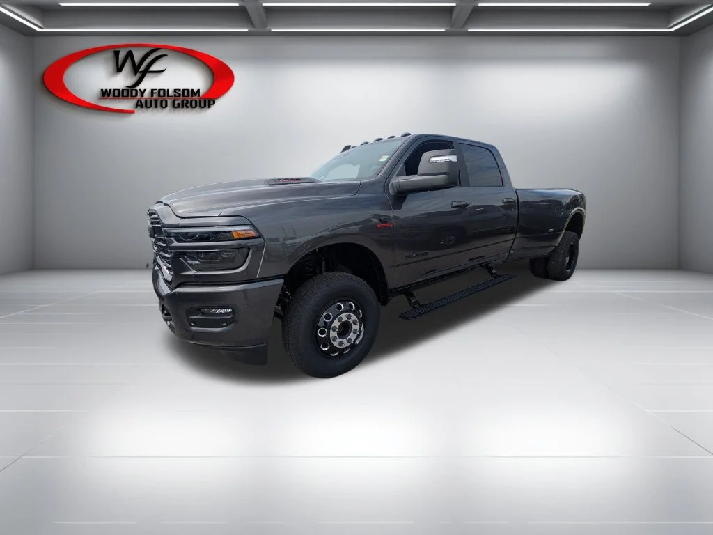 New 2026 Granite Crystal Metallic Clear-Coat Exterior Paint RAM Laramie image 10