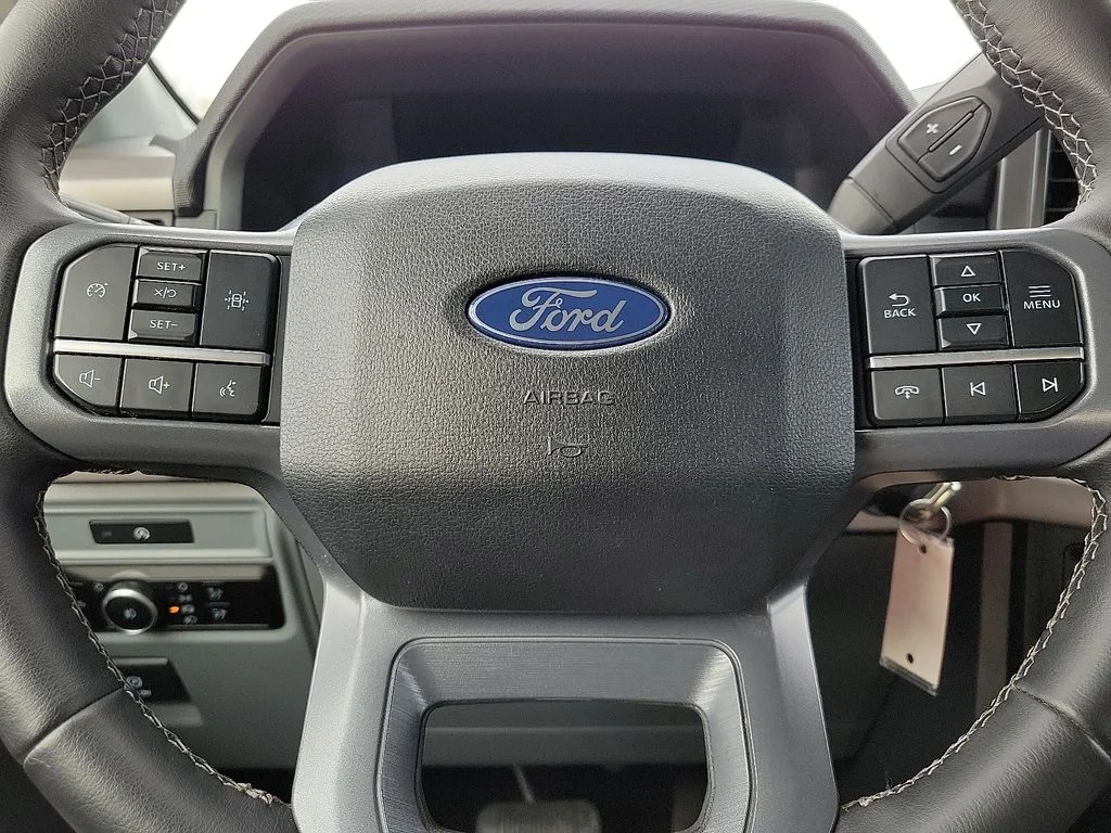 Used 2025 Blue Ford XLT image 24