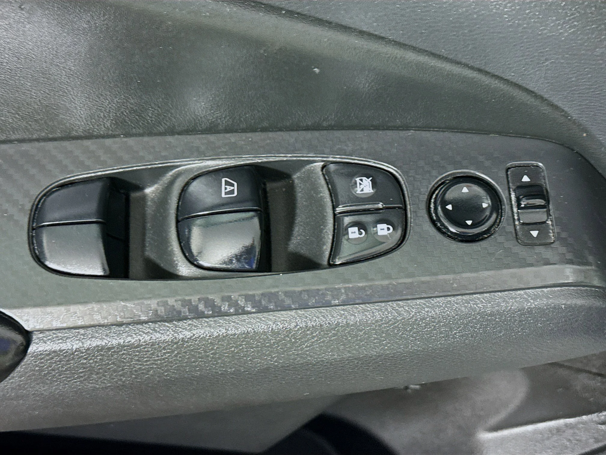 Used 2021 Brilliant Silver Metallic Nissan 2.5 S image 20