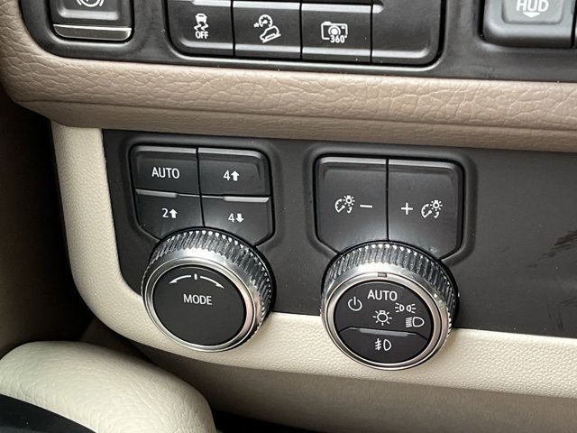 Used 2024 White Frost Tricoat GMC Denali image 18