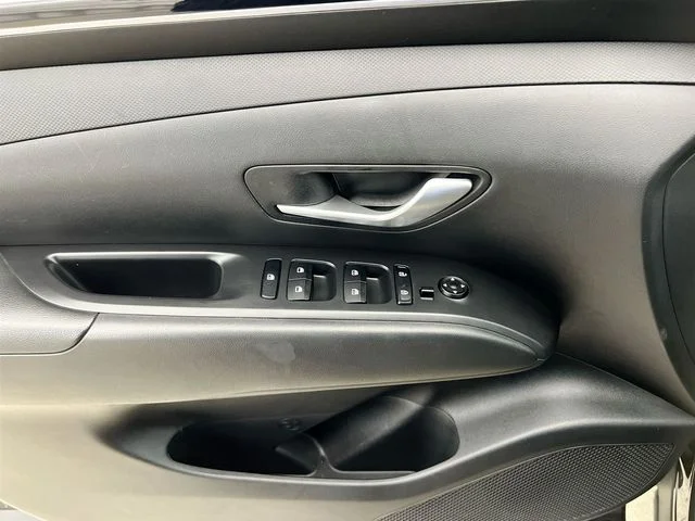 Used 2023 Black Hyundai SEL image 20
