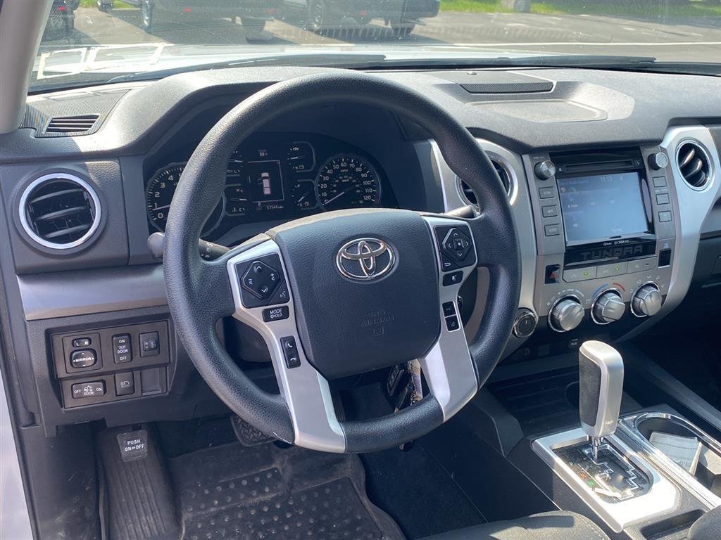 Used 2019 Cement Toyota SR5 image 3