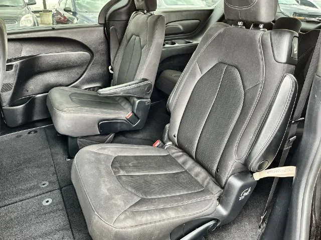 Used 2019 Gray Chrysler Touring Plus image 33