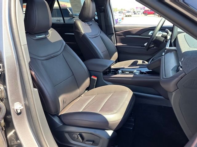 New 2026 Carbonized Gray Metallic Ford Platinum image 17
