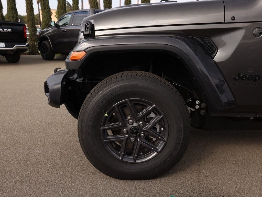 New 2026 Granite Crystal Metallic Clear-Coat Exterior Paint Jeep Sport S image 10