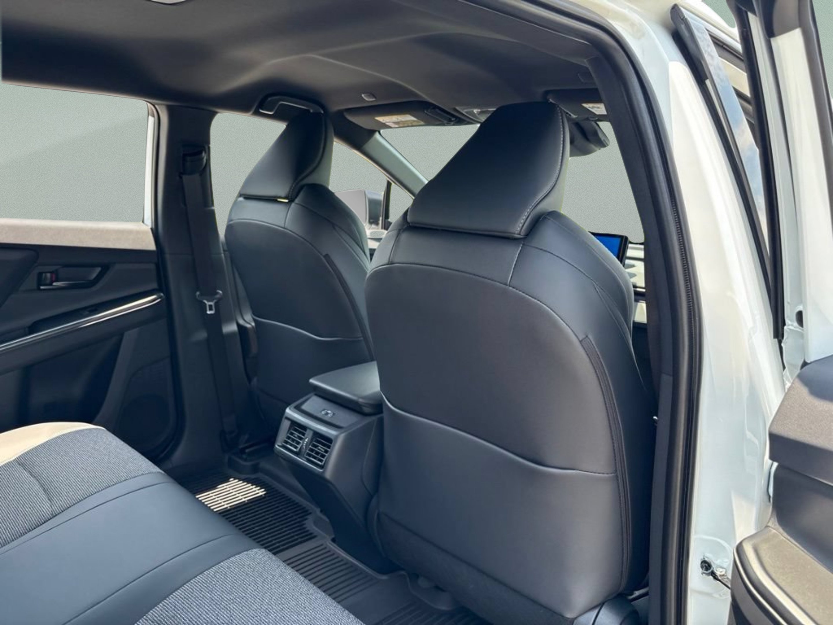 New 2026 Wind Chill Pearl Toyota XLE image 13