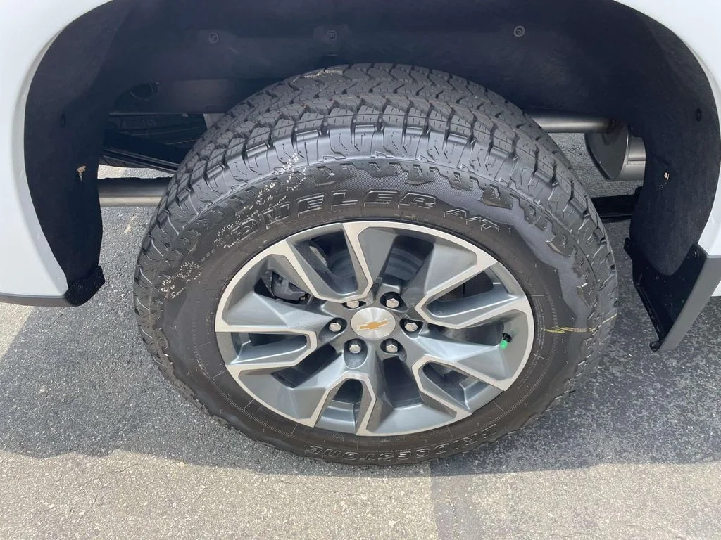 New 2026 Summit White Chevrolet LT image 7
