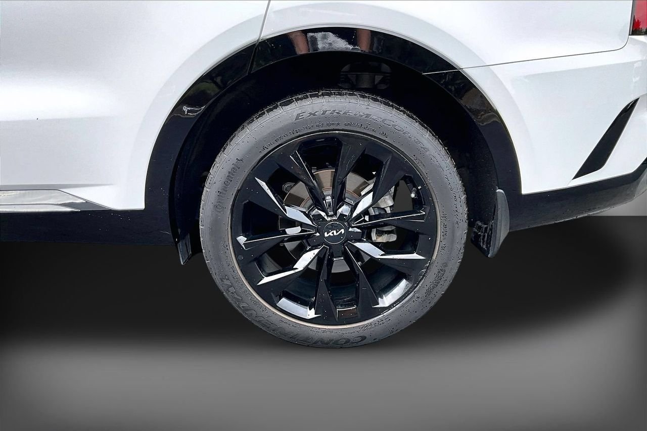 Used 2022 White Kia SX image 35