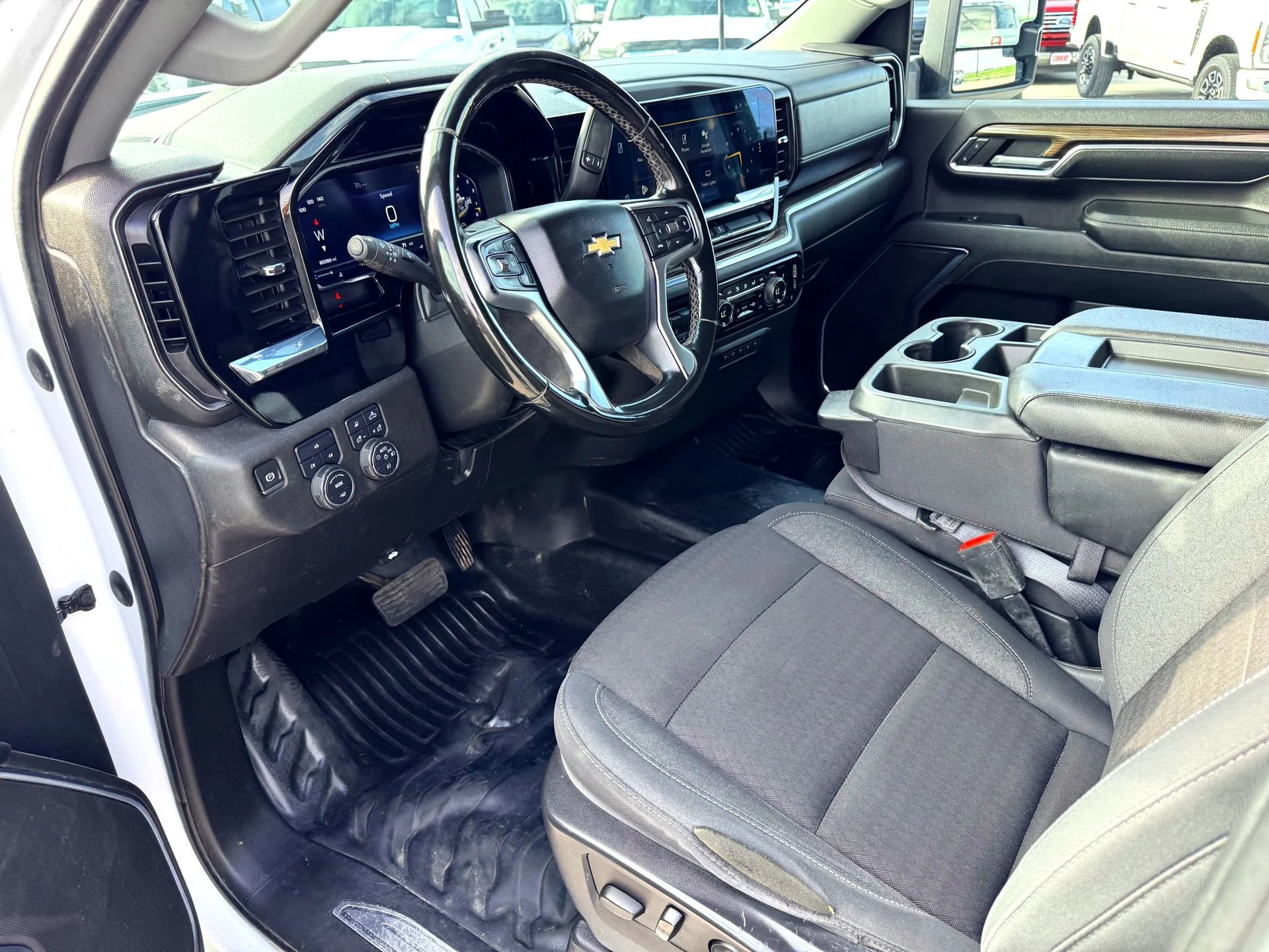 Used 2024 Summit White Chevrolet LT image 11