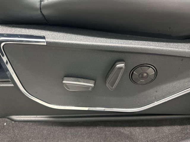 New 2026 Star White Metallic Tri-Coat Ford F-250® Platinum® image 18