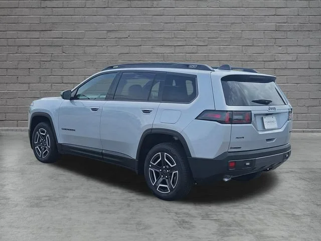 Used 2026 Silver Jeep Limited image 3